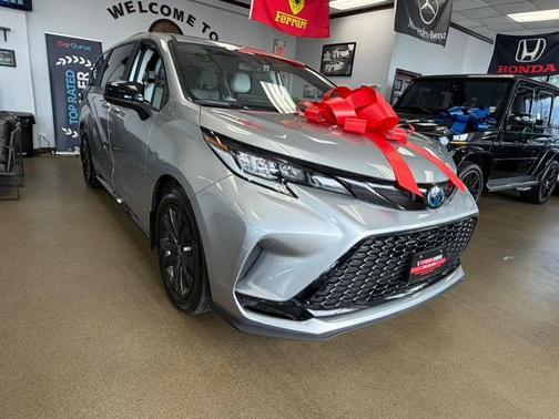 Celestial Silver Metallic 2025 Toyota Sienna XSE 7 Passenger