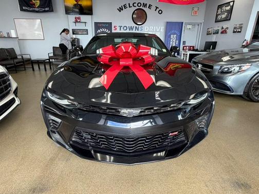 Black 2017 Chevrolet Camaro 1SS