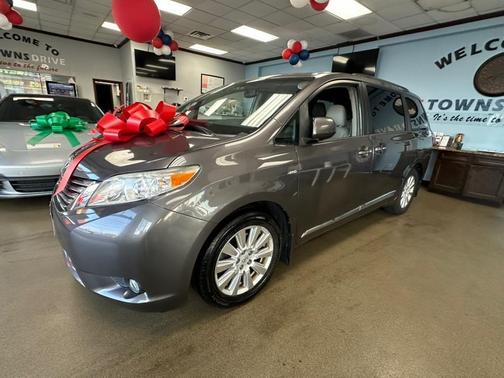 2017 Toyota Sienna XLE