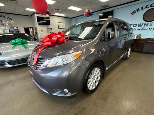 2017 Toyota Sienna XLE