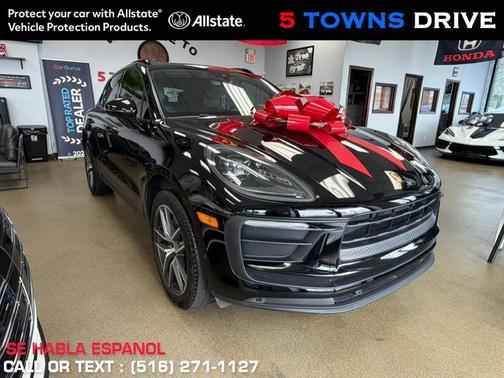 Jet Black Metallic 2022 Porsche Macan Macan