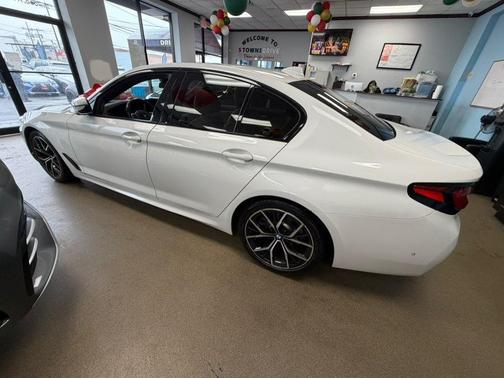 Alpine White 2021 BMW 530 xDrive