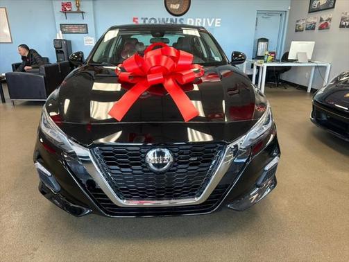 2022 Nissan Altima SR FWD