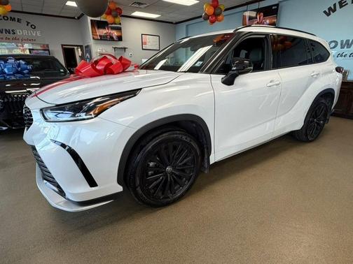 2023 Toyota Highlander XSE
