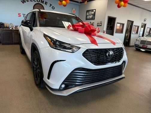 2023 Toyota Highlander XSE