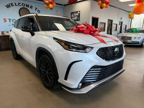 2023 Toyota Highlander XSE