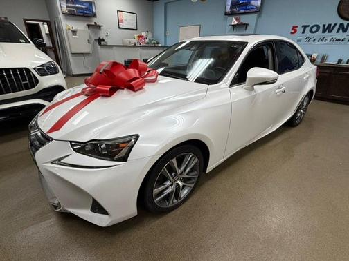 2018 Lexus IS 300 Base