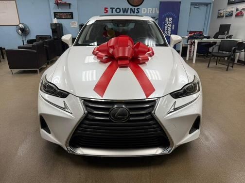 2018 Lexus IS 300 Base