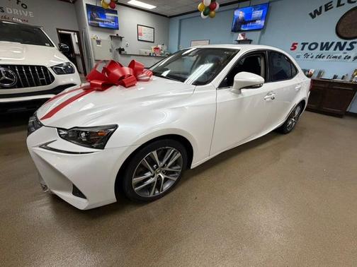 2018 Lexus IS 300 Base