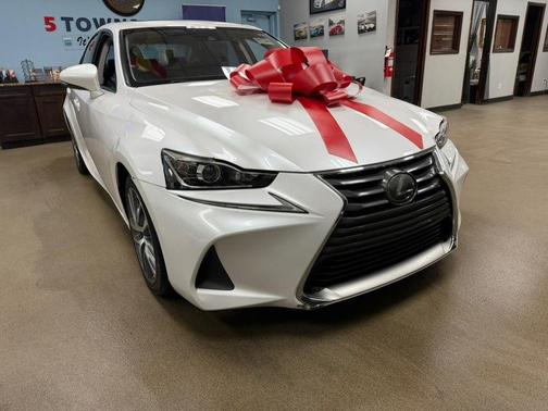2018 Lexus IS 300 Base
