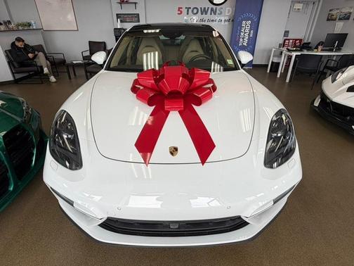 2017 Porsche Panamera Turbo