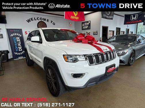Bright White Clearcoat 2019 Jeep Grand Cherokee Laredo
