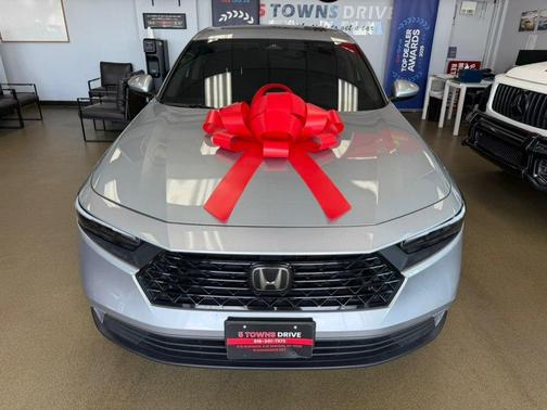 Solar Silver Metallic 2024 Honda Accord EX