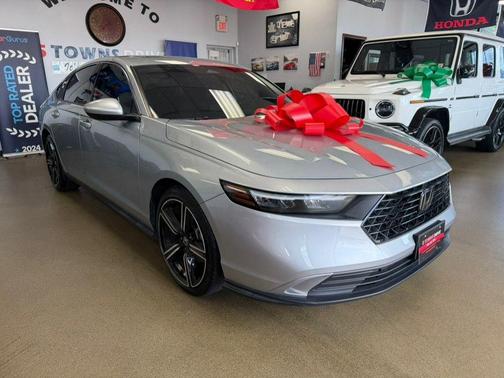 Solar Silver Metallic 2024 Honda Accord EX