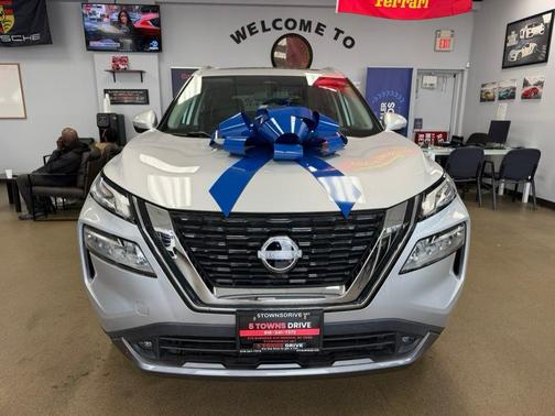 Brilliant Silver Metallic 2022 Nissan Rogue SL