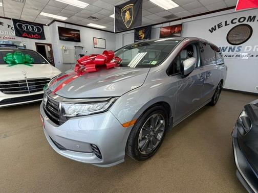 Lunar Silver Metallic 2022 Honda Odyssey Elite