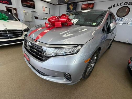 Lunar Silver Metallic 2022 Honda Odyssey Elite