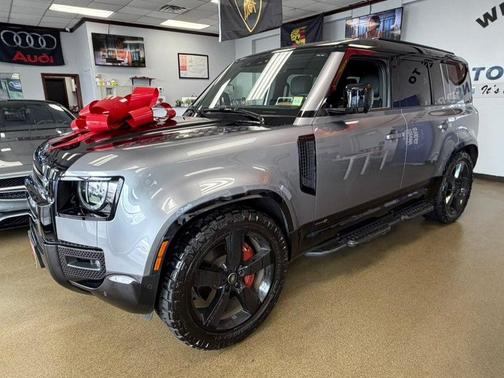 Eiger Grey Metallic 2024 Land Rover Defender 110 P400 X