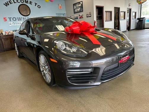2016 Porsche Panamera GTS