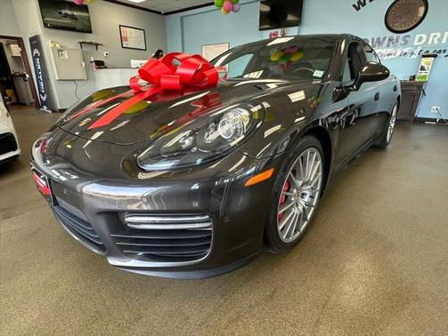 2016 Porsche Panamera GTS
