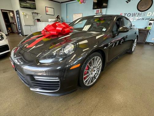 2016 Porsche Panamera GTS