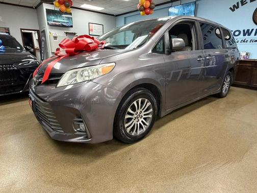 2019 Toyota Sienna Limited Premium