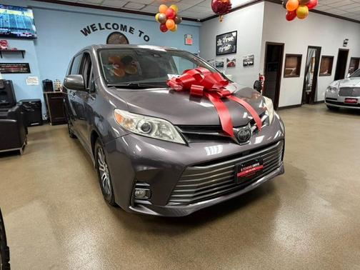 2019 Toyota Sienna Limited Premium