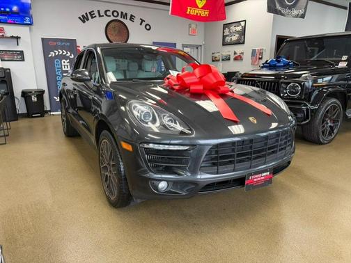 Volcano Grey Metallic 2018 Porsche Macan Macan