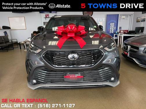 Magnetic Gray Metallic 2025 Toyota Highlander XSE