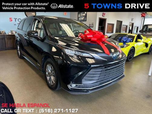 2021 Toyota Sienna XLE 8 Passenger