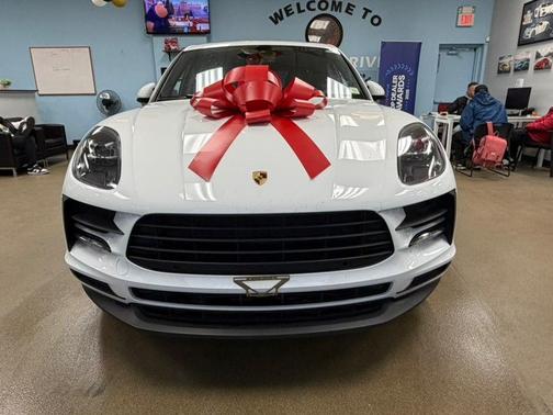 2020 Porsche Macan AWD