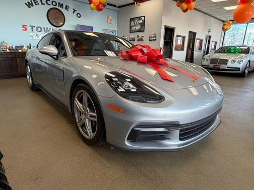 2019 Porsche Panamera 4