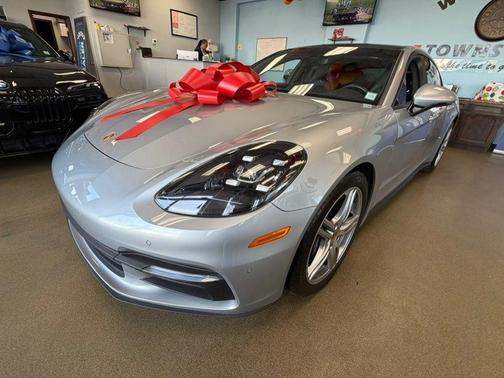 2019 Porsche Panamera 4