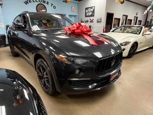 Nero Ribelle Metallic 2022 Maserati Levante GT