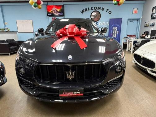 Nero Ribelle Metallic 2022 Maserati Levante GT