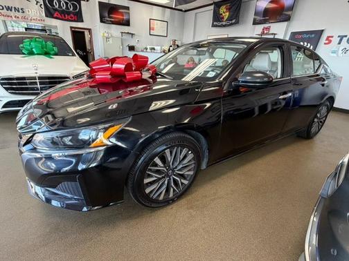 Super Black 2025 Nissan Altima SV FWD