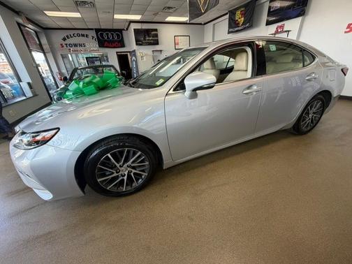 Atomic Silver 2016 Lexus ES 350 Base