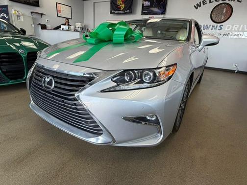 Atomic Silver 2016 Lexus ES 350 Base
