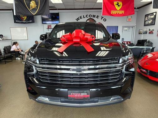 Black 2022 Chevrolet Suburban LT