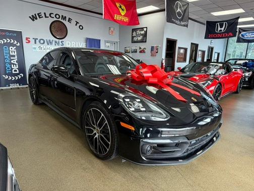Black 2023 Porsche Panamera 4 Platinum Edition