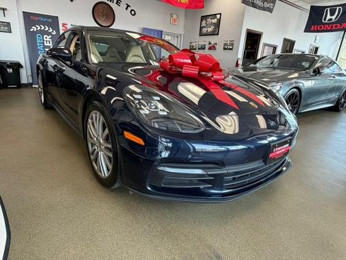 Night Blue Metallic 2018 Porsche Panamera 4