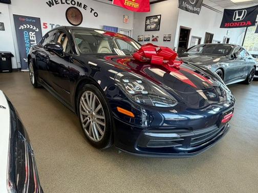 Night Blue Metallic 2018 Porsche Panamera 4