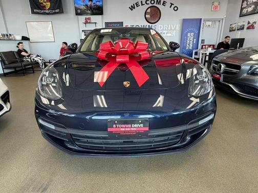 Night Blue Metallic 2018 Porsche Panamera 4