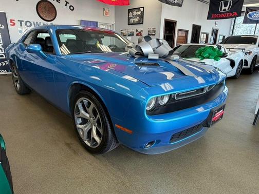 2015 Dodge Challenger SXT Plus