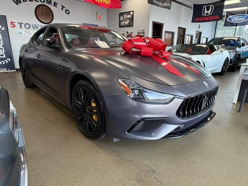 Nero Ribelle Metallic 2022 Maserati Ghibli Modena