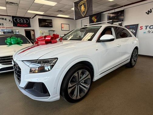 Glacier White Metallic 2021 Audi Q8 55 Prestige