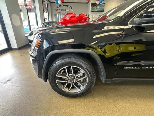 2020 Jeep Grand Cherokee Laredo