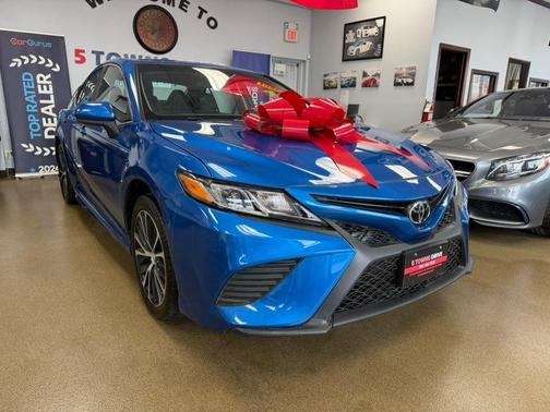Blue Crush Metallic 2018 Toyota Camry SE