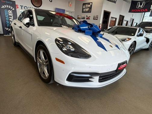 Chalk 2018 Porsche Panamera 4