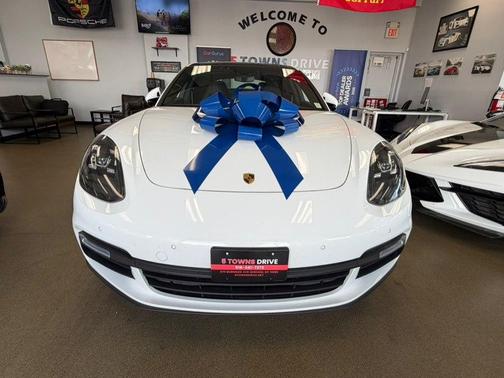 Chalk 2018 Porsche Panamera 4